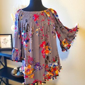 Jodifl Grey Top with Floral Print Flair Sleeve with PomPoms, M